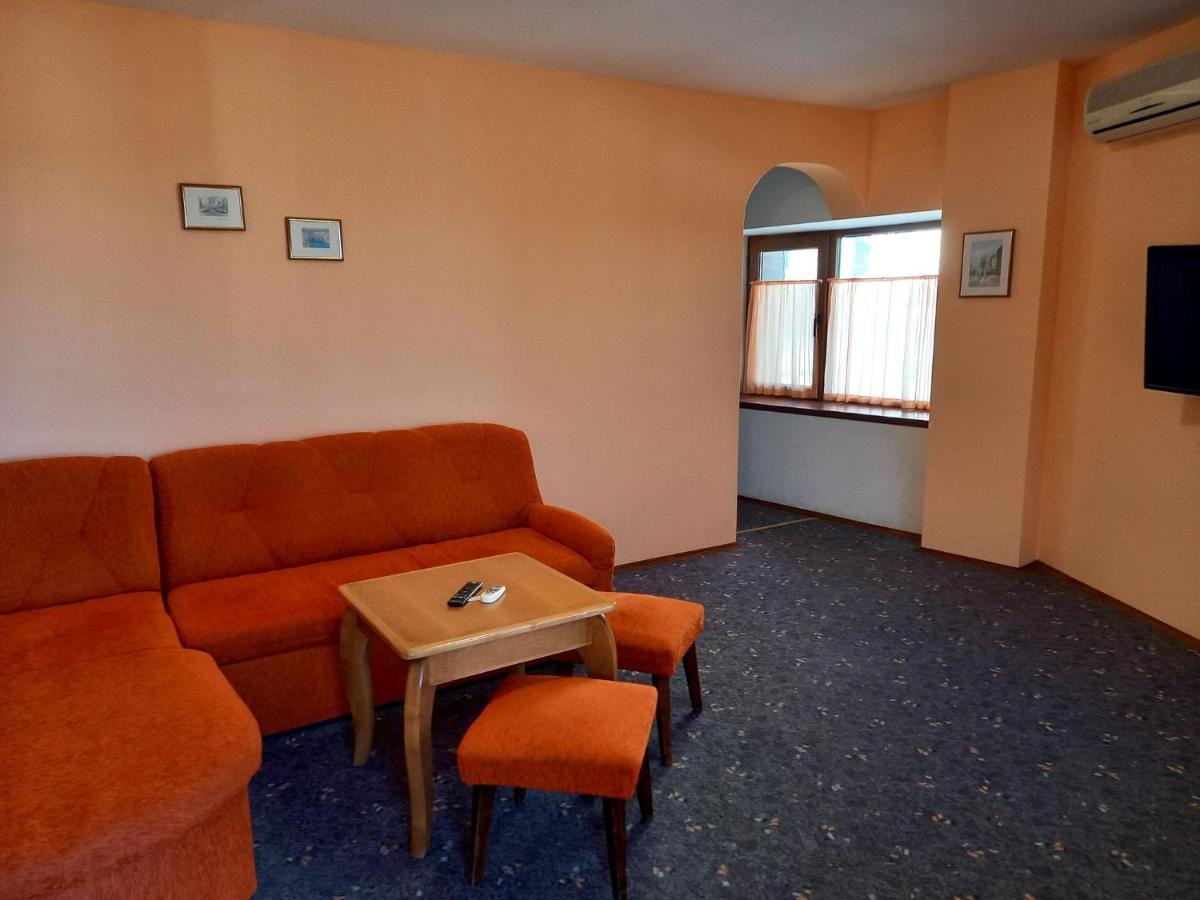 Regina'S Guesthouse Balçık Dış mekan fotoğraf