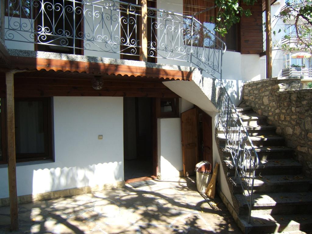 Regina'S Guesthouse Balçık Dış mekan fotoğraf